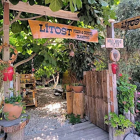 Litost Cafe *